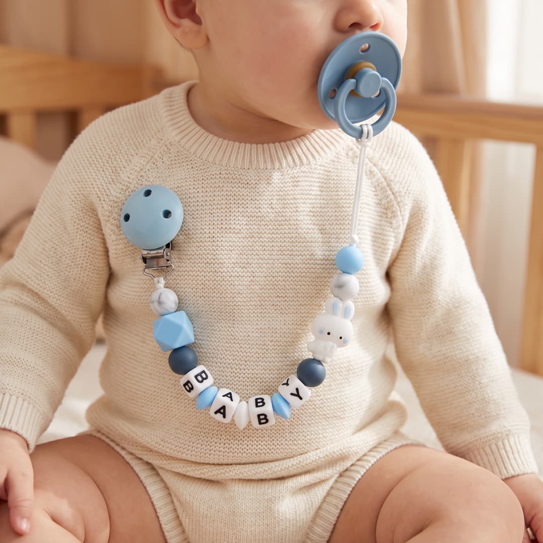 Baby Food Teether - Personalisierter Baby-Schnullerclip mit Namen, Blauer Hase,